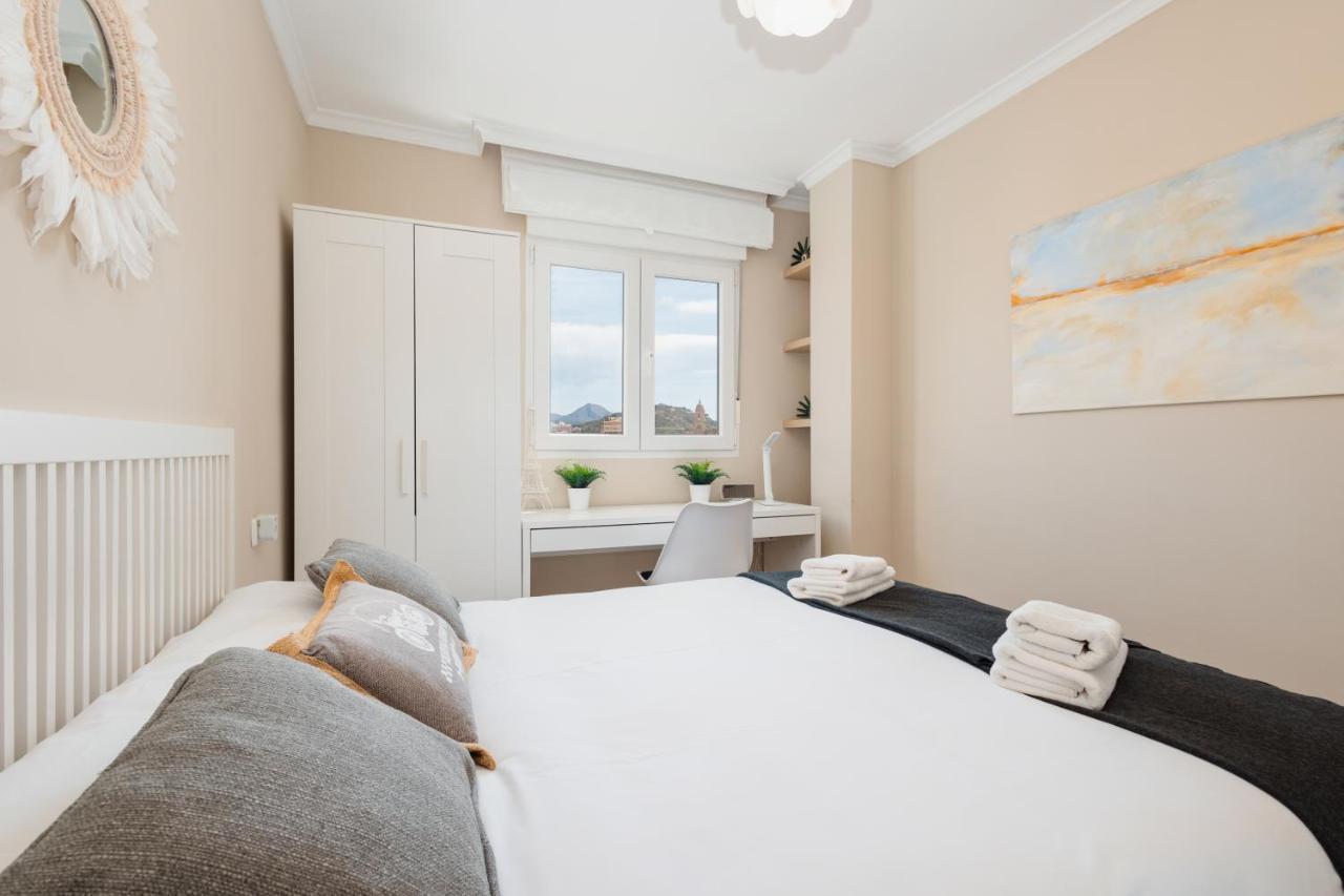 In The Historic Center Of Malaga, Very Close To The Beach And The Ave Train Station, With Private Parking Dış mekan fotoğraf