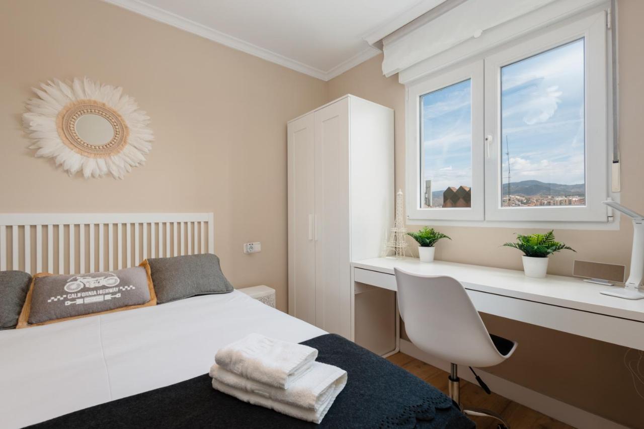 In The Historic Center Of Malaga, Very Close To The Beach And The Ave Train Station, With Private Parking Dış mekan fotoğraf