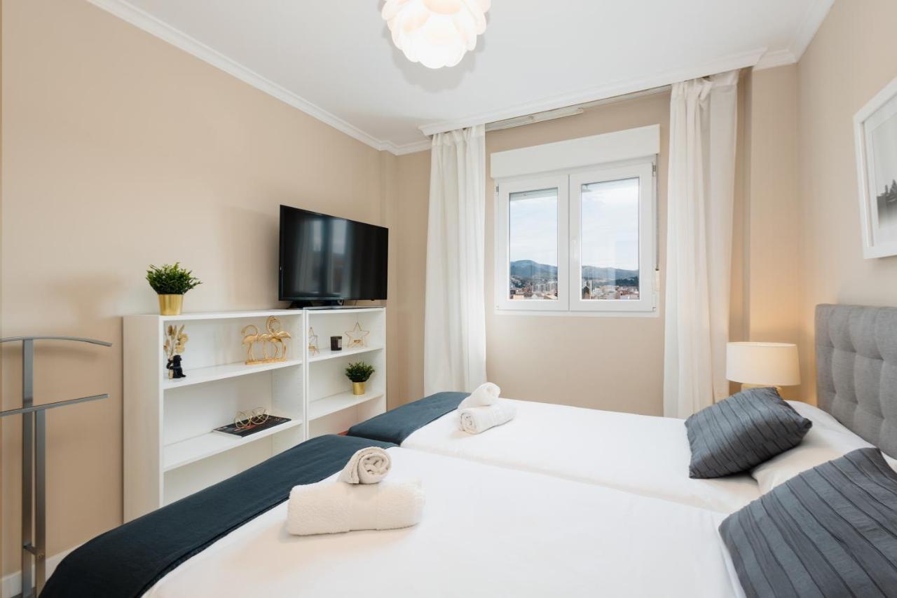 In The Historic Center Of Malaga, Very Close To The Beach And The Ave Train Station, With Private Parking Dış mekan fotoğraf