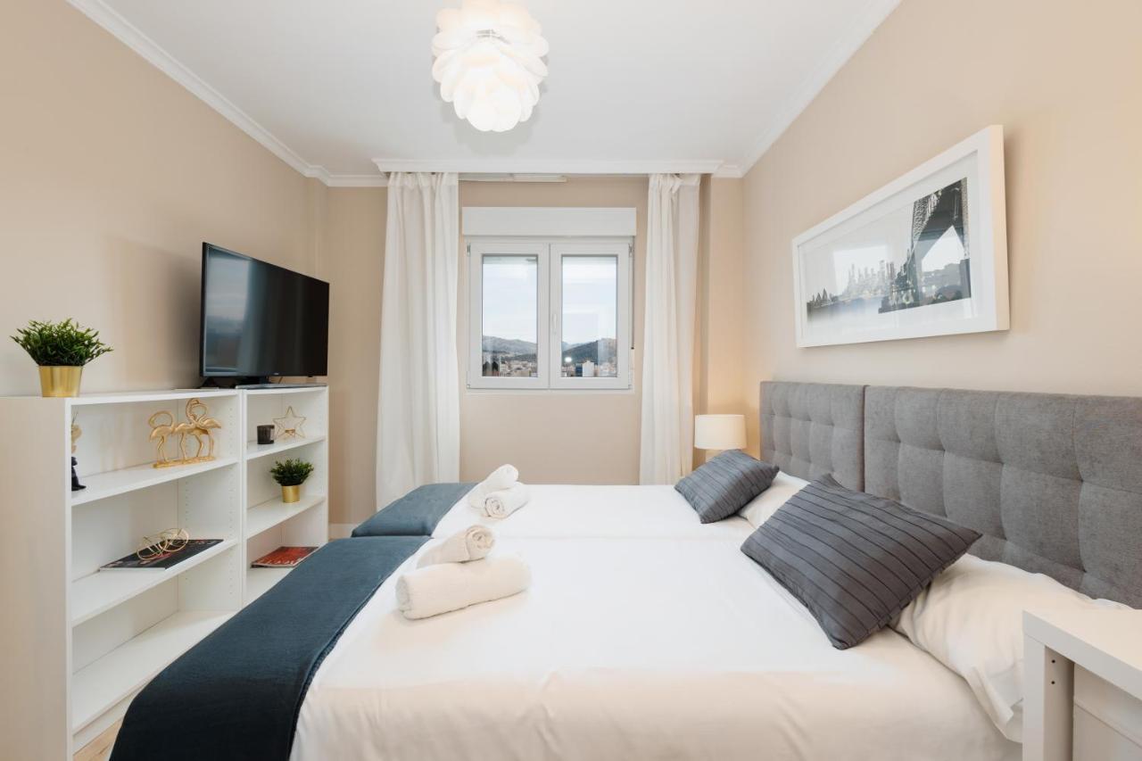 In The Historic Center Of Malaga, Very Close To The Beach And The Ave Train Station, With Private Parking Dış mekan fotoğraf